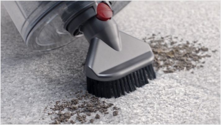 Cepillo para la suciedad difícil en uso